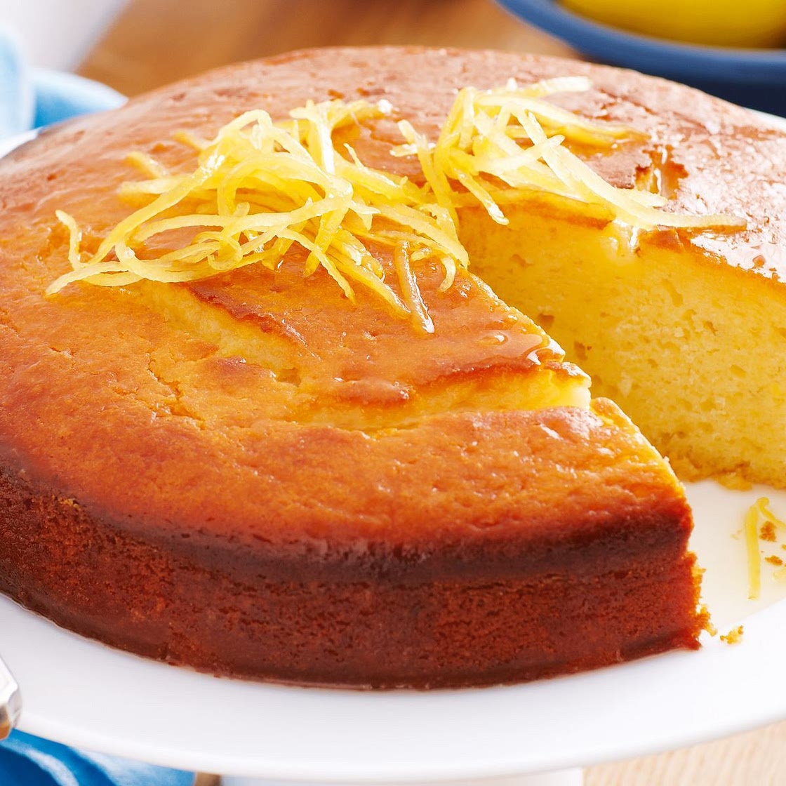 Lemon yoghurt cake with syrup