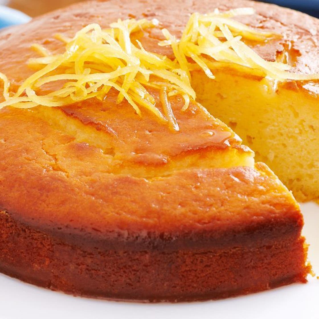 Lemon yoghurt cake with syrup