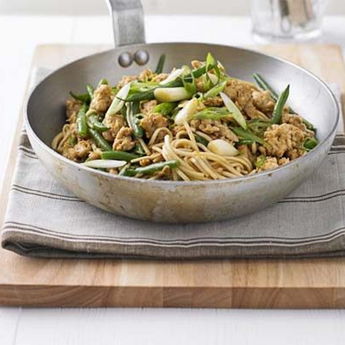 Noodles with turkey, green beans & hoisin