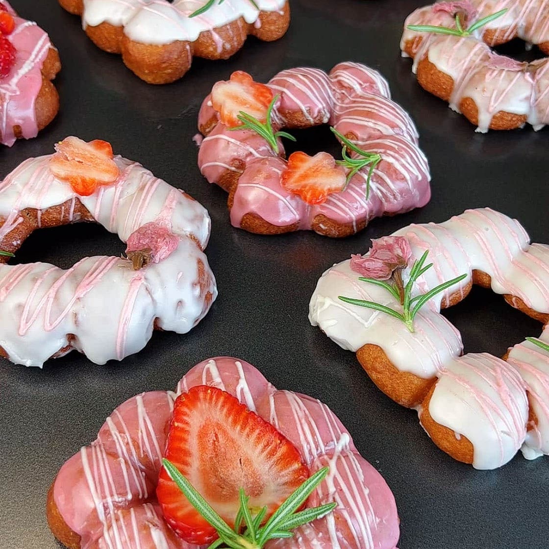 Mochi Donuts (Sakura & Strawberry Flavor Pon de Ring)