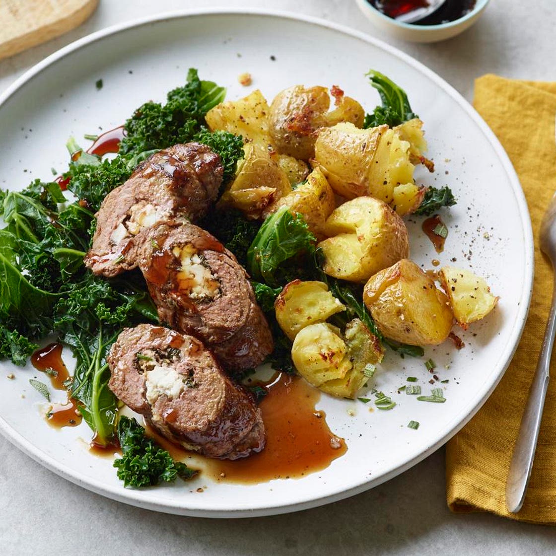 Feta-stuffed lamb with fried potatoes