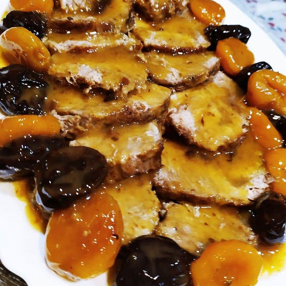 Χοιρινό Ρολό με Πορτοκάλι, Δαμάσκηνα και Βερίκοκα