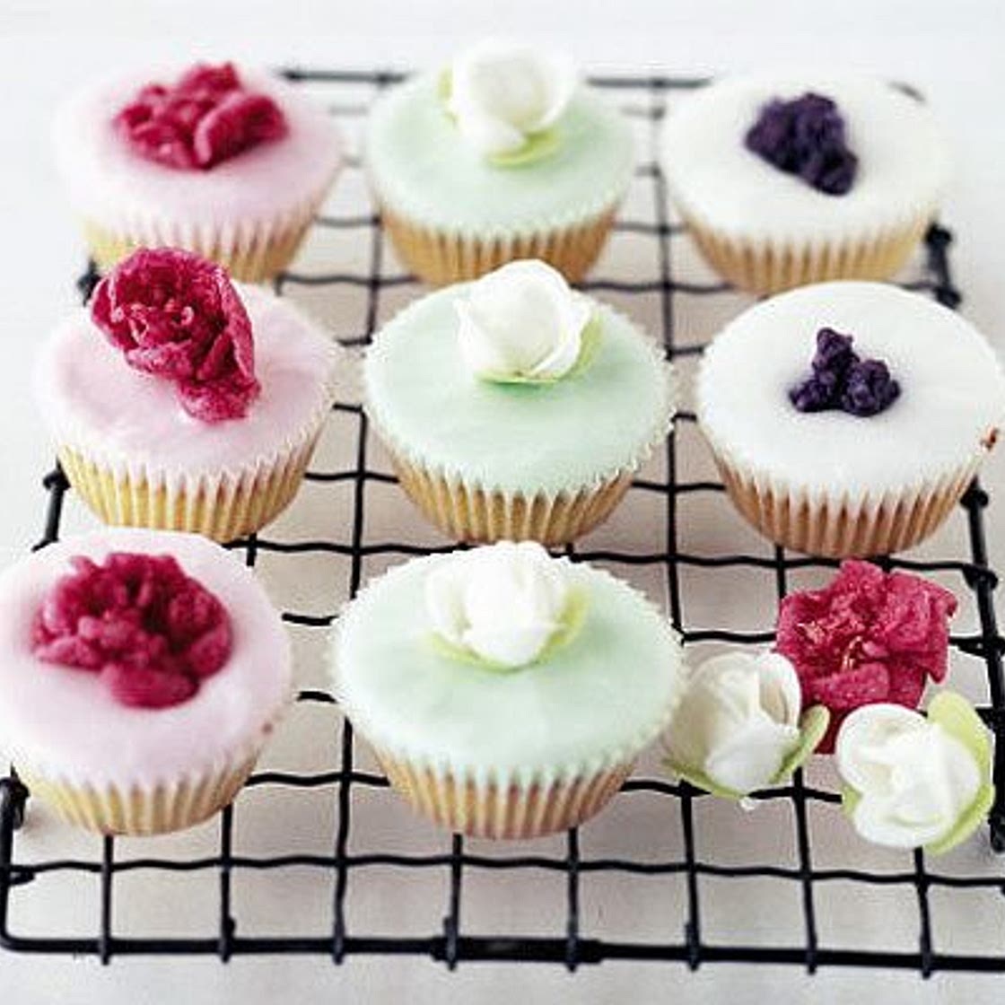 Glamorous fairy cakes
