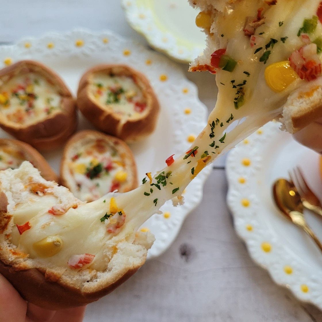 에어프라이어로 만든 간단한 모닝빵 피자 만들기