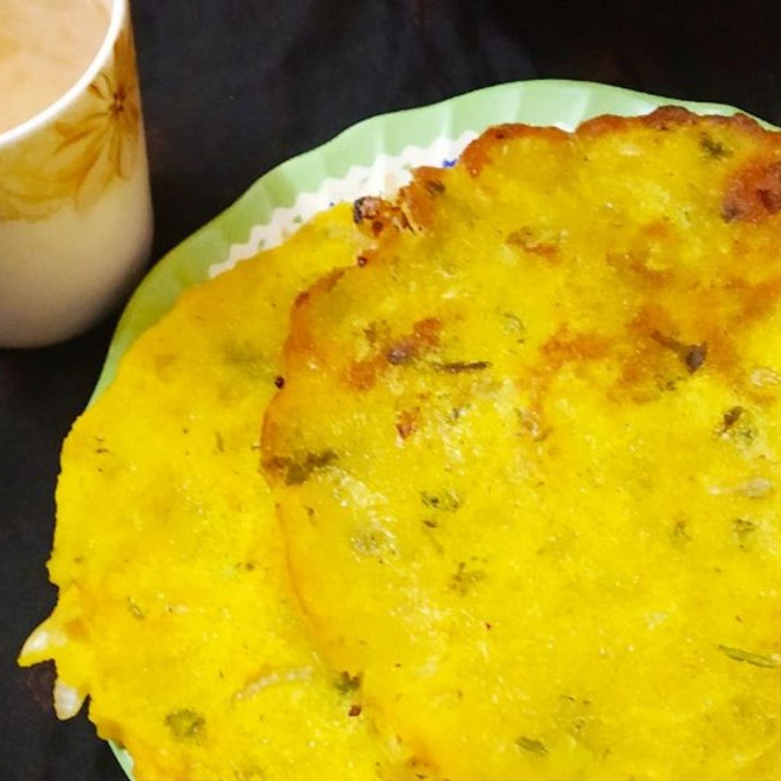 गोअन कांद्याची भाकरी (Goan Kandhachi Bhakhari Recipe In Hindi)