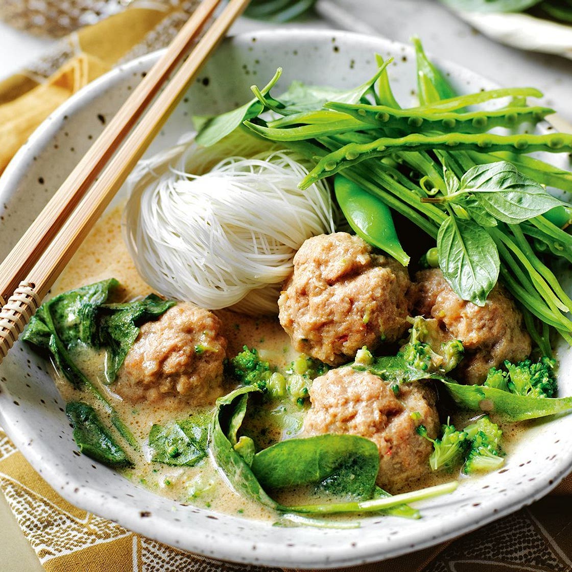 Pork meatball green curry