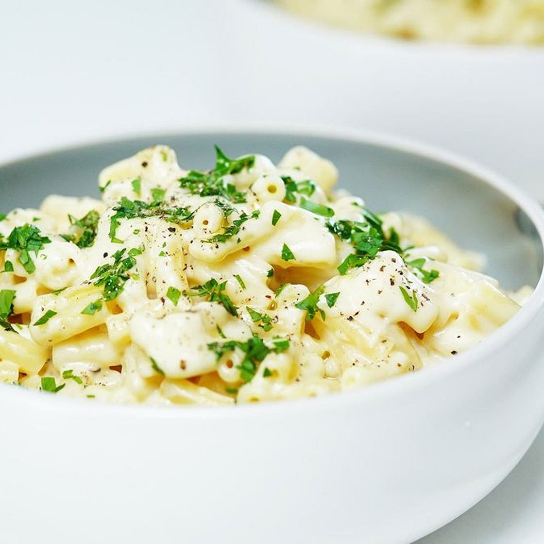 Classic and simple macaroni cheese recipe