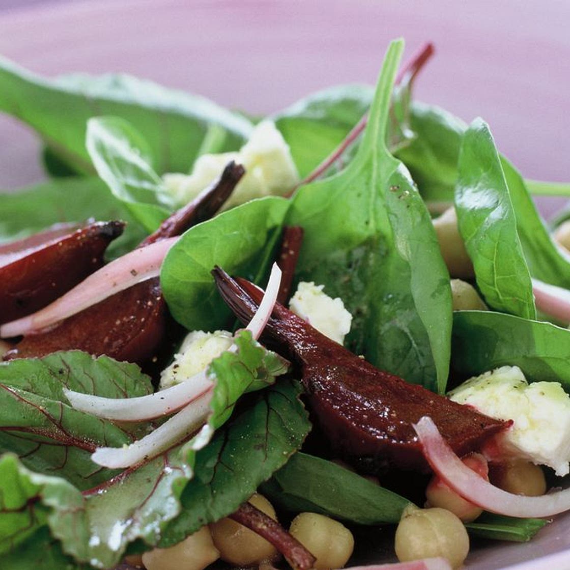 Beetroot and chickpea salad