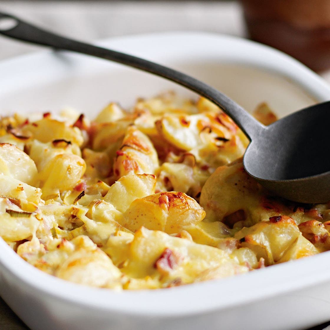 Potato, bacon and leek gratin