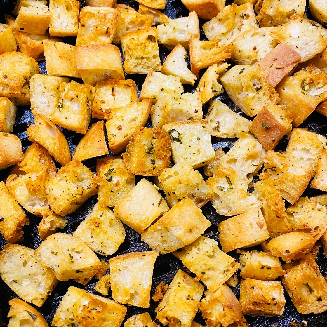 Air Fryer Garlic Herb Croutons