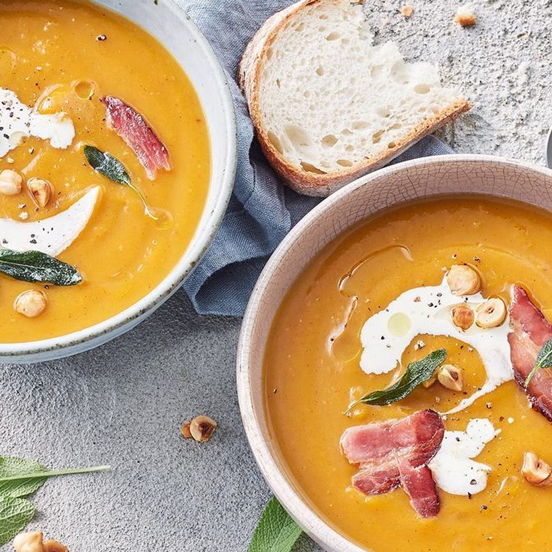 Easy overnight maple bacon pumpkin soup