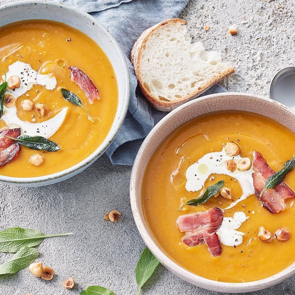 Easy overnight maple bacon pumpkin soup
