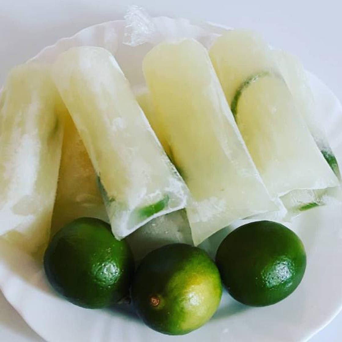 Receita de Geladinho de caipirinha de limão