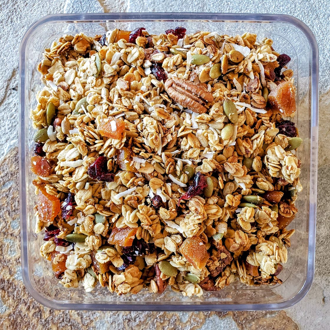 Easy and healthy vegan granola