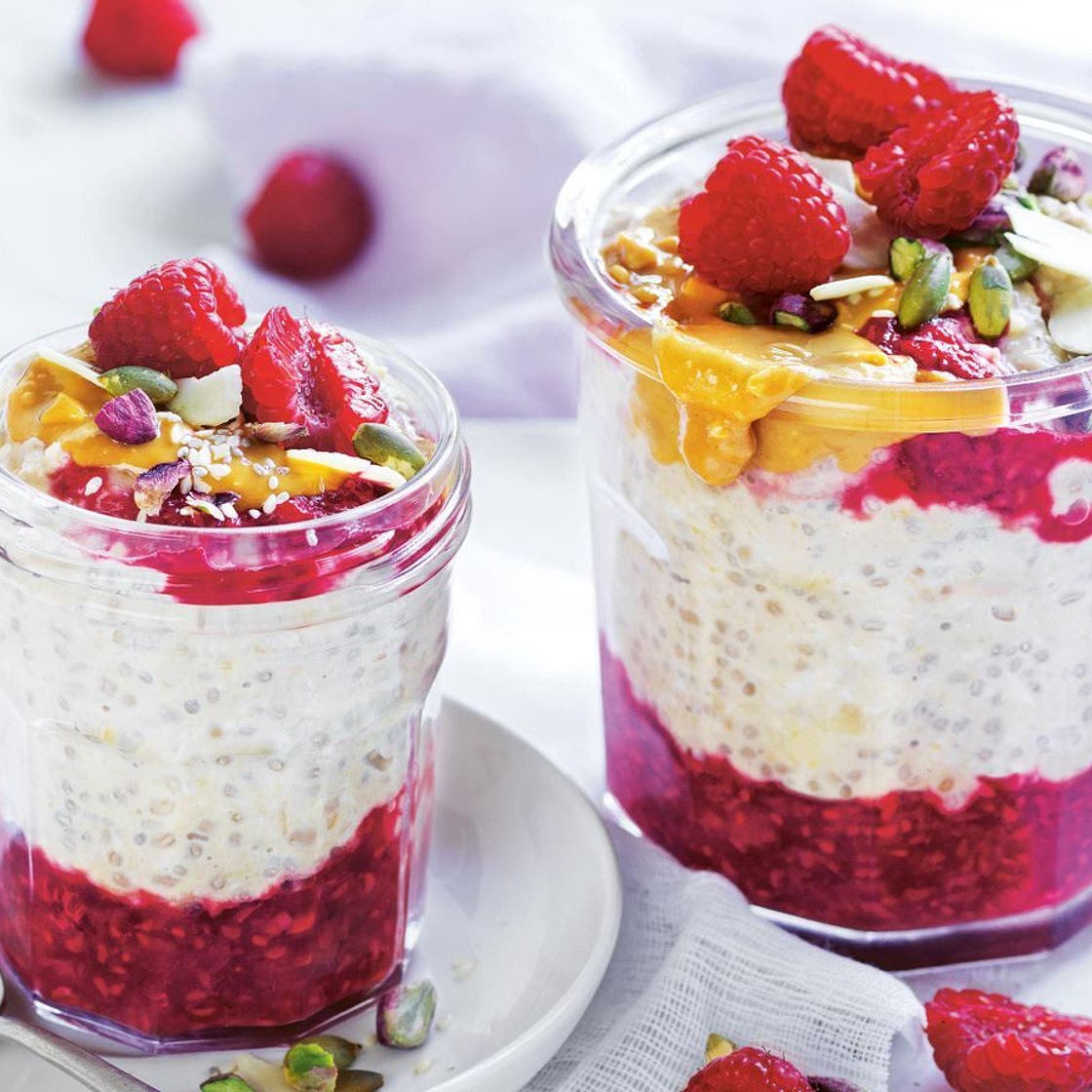 Peanut butter and raspberry overnight oats