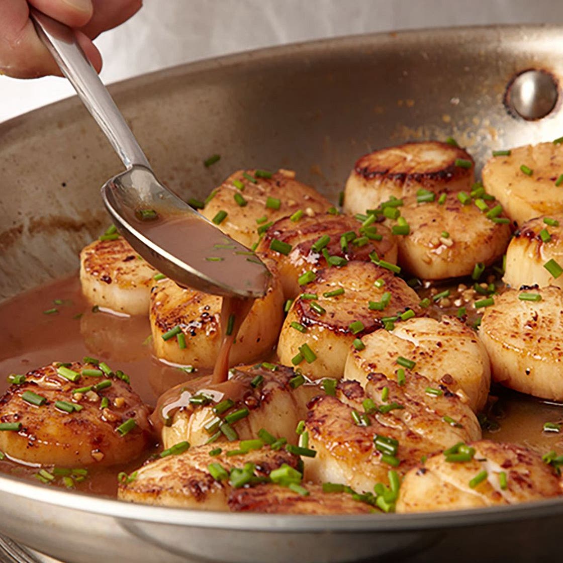 Seared Scallops With Pan Sauce