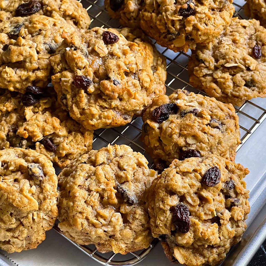 Old Fashioned Oatmeal Raisin Cookies Recipe