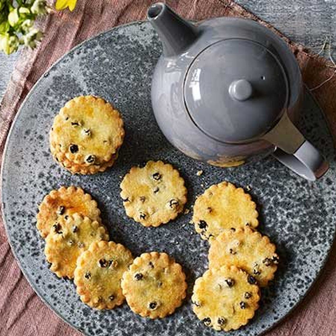 Easy Easter biscuits