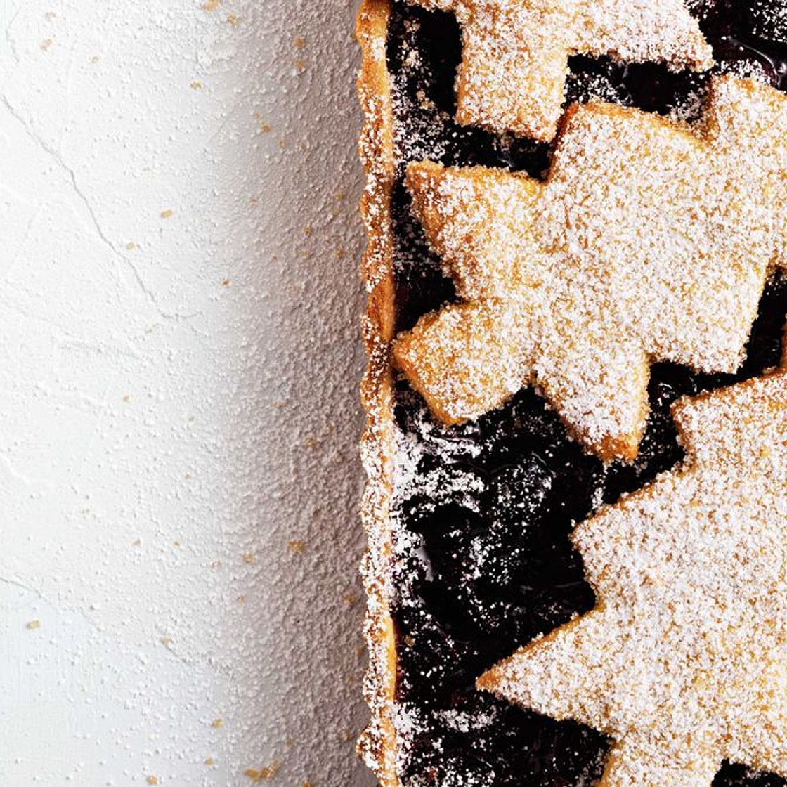 Merry cherry Christmas tart