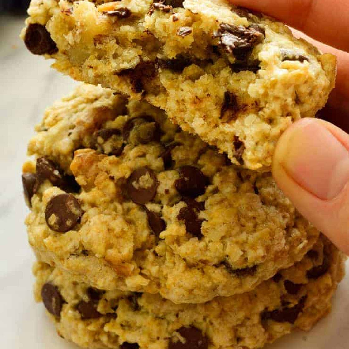Vegan Oatmeal Chocolate Chip Cookies