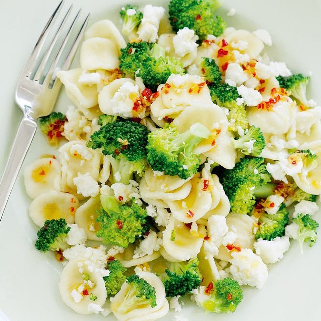 Pasta with broccoli and feta
