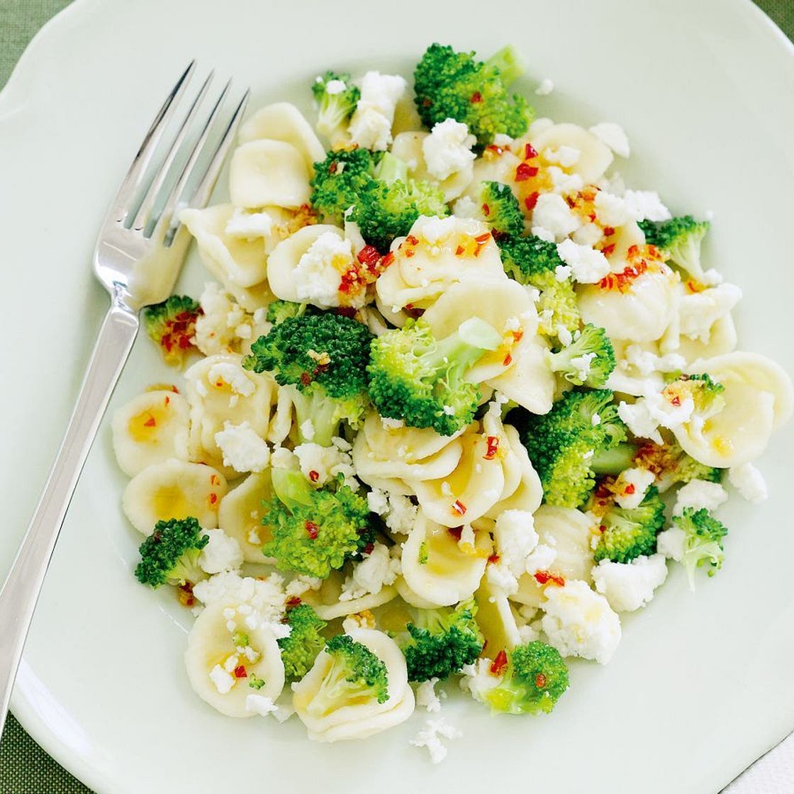 Pasta with broccoli and feta
