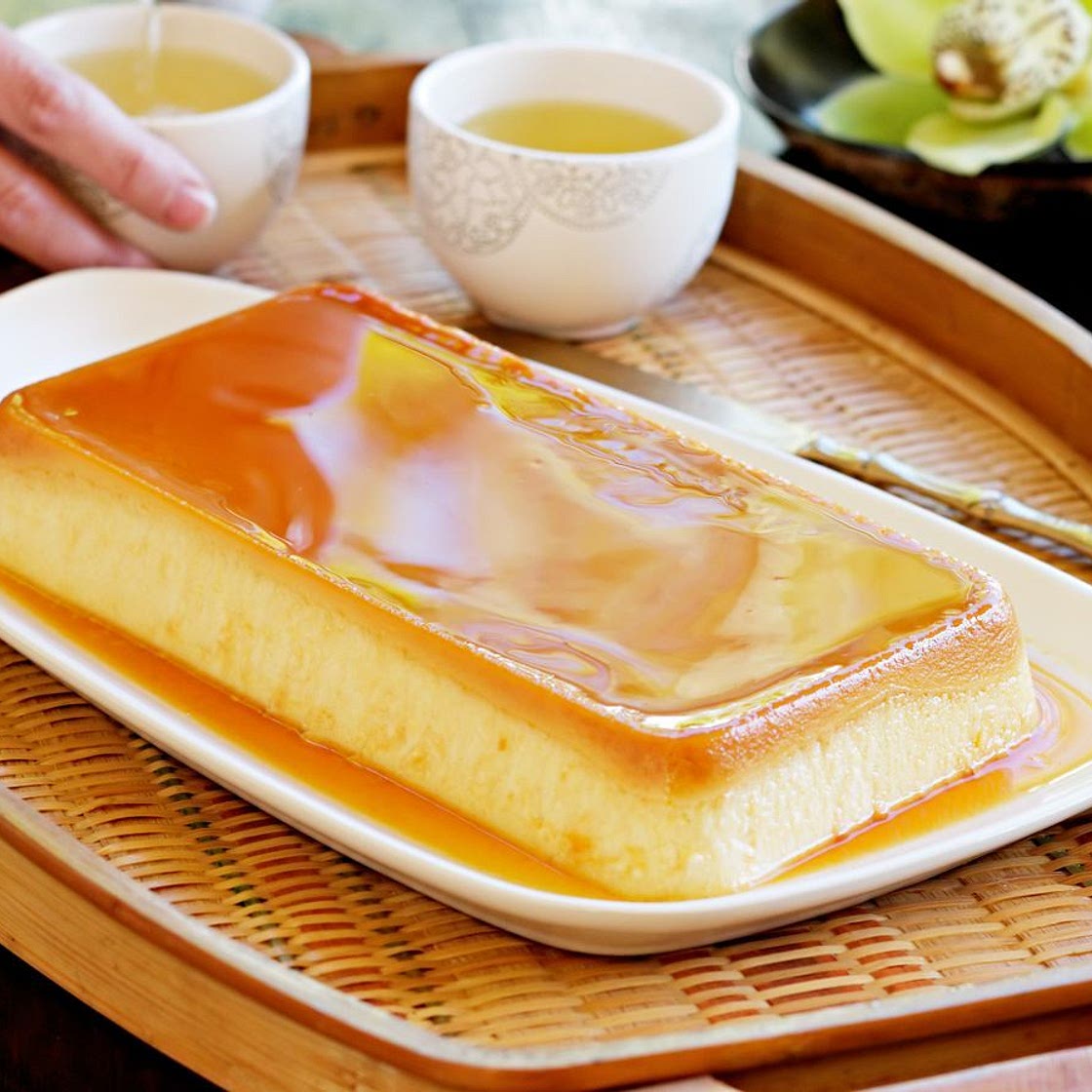 Banh gan (coconut creme caramel with lemon grass)