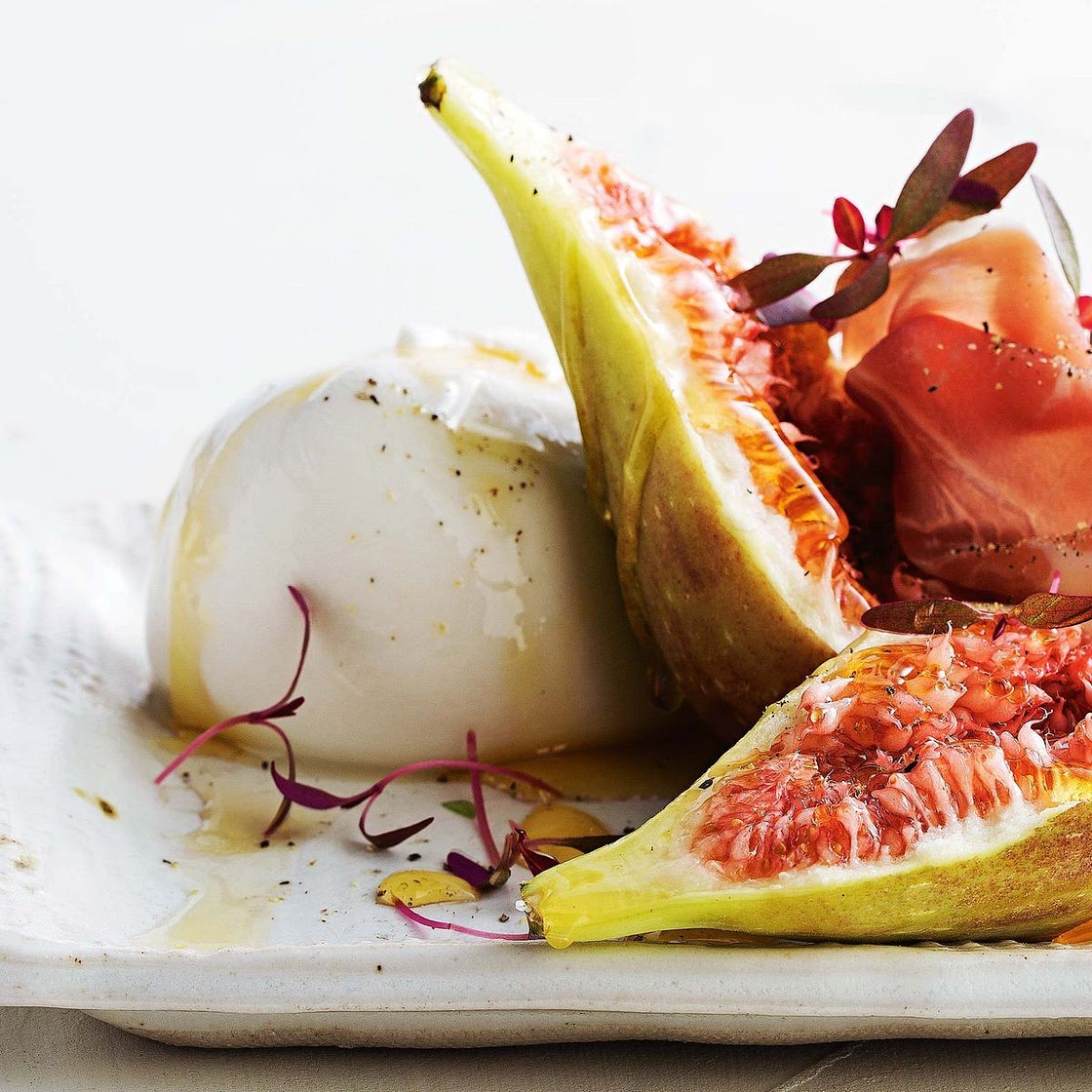 Buffalo mozzarella with figs, prosciutto and honey