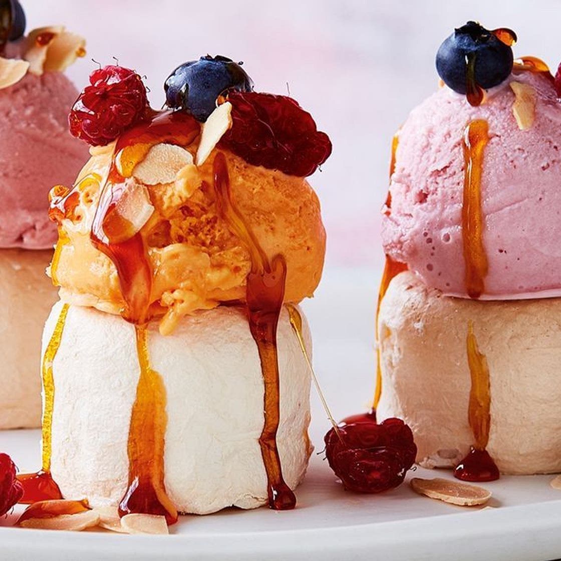 Mini pavlovas with gelato recipe