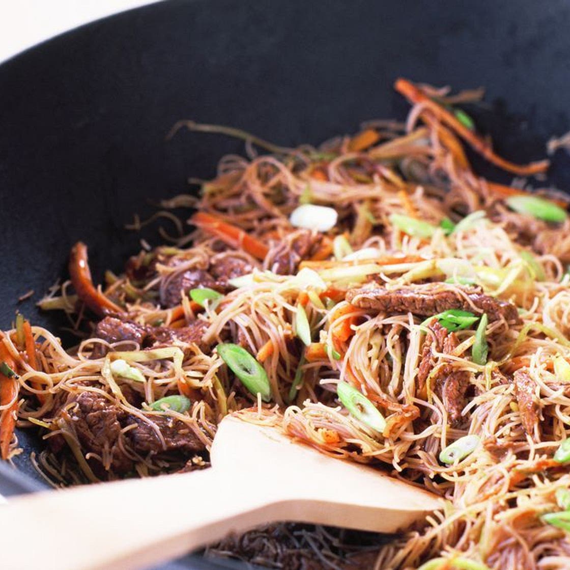 Beef stir-fry with rice noodles