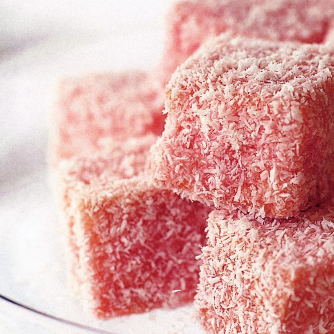 Strawberry lamingtons
