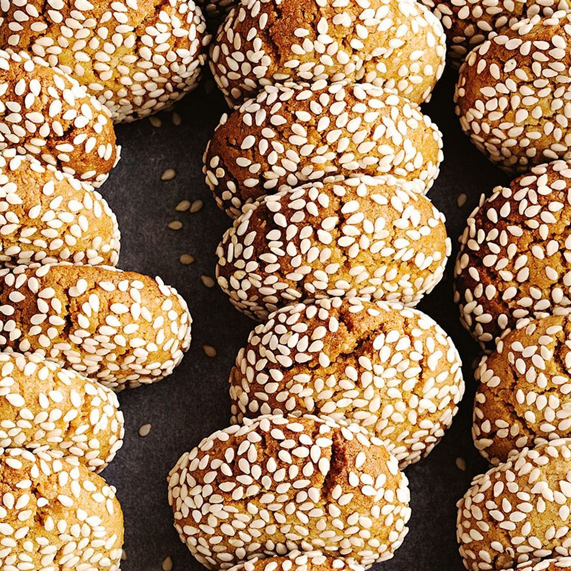 Tahini crackle biscuits