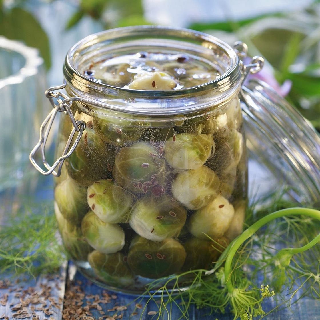 Eingemachter Rosenkohl