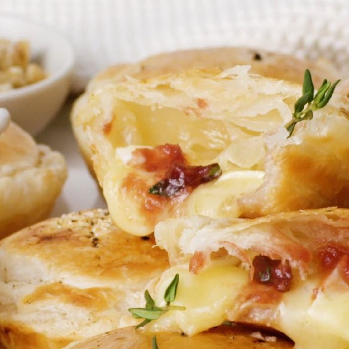 Pie maker brie and cranberry puffs recipe