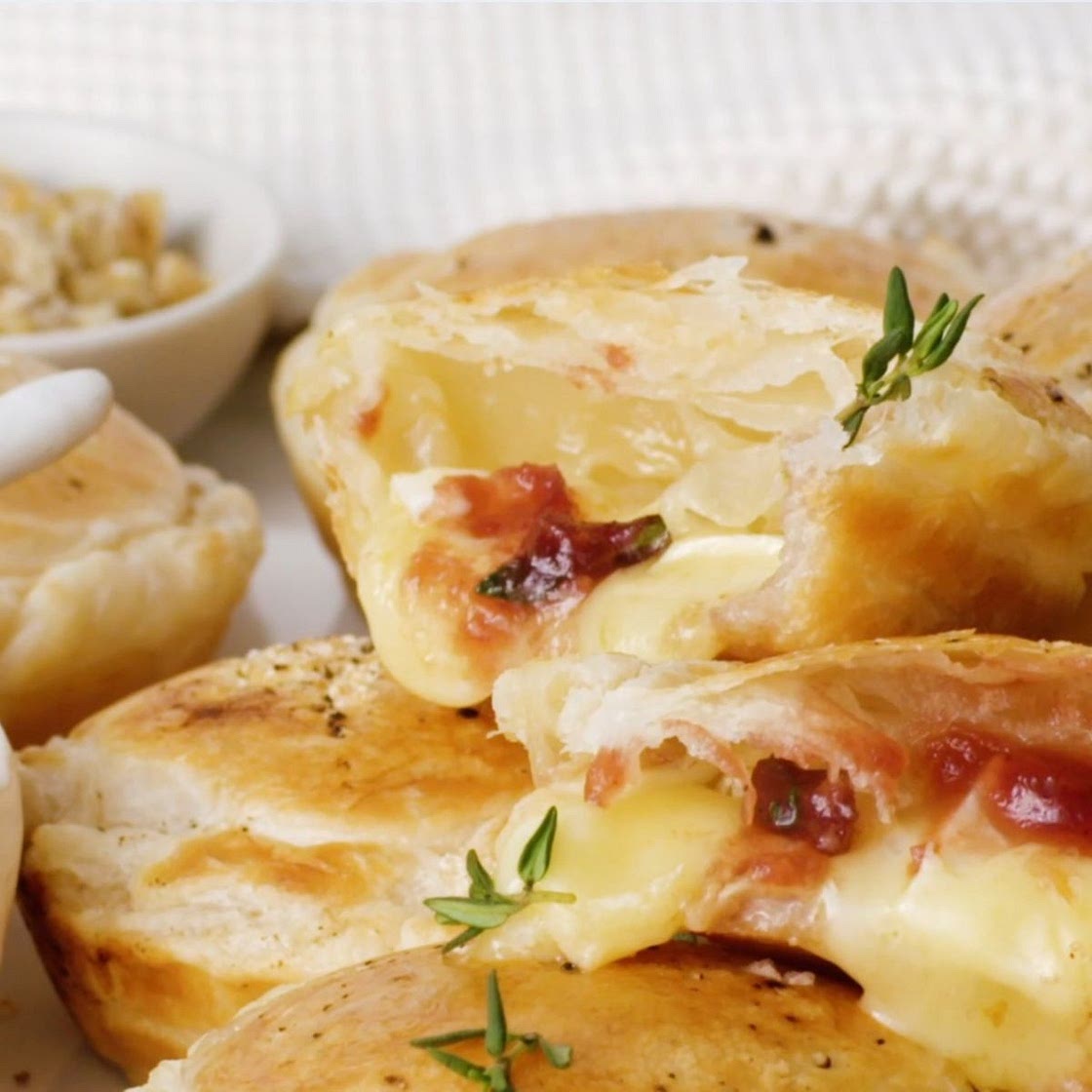 Pie maker brie and cranberry puffs recipe