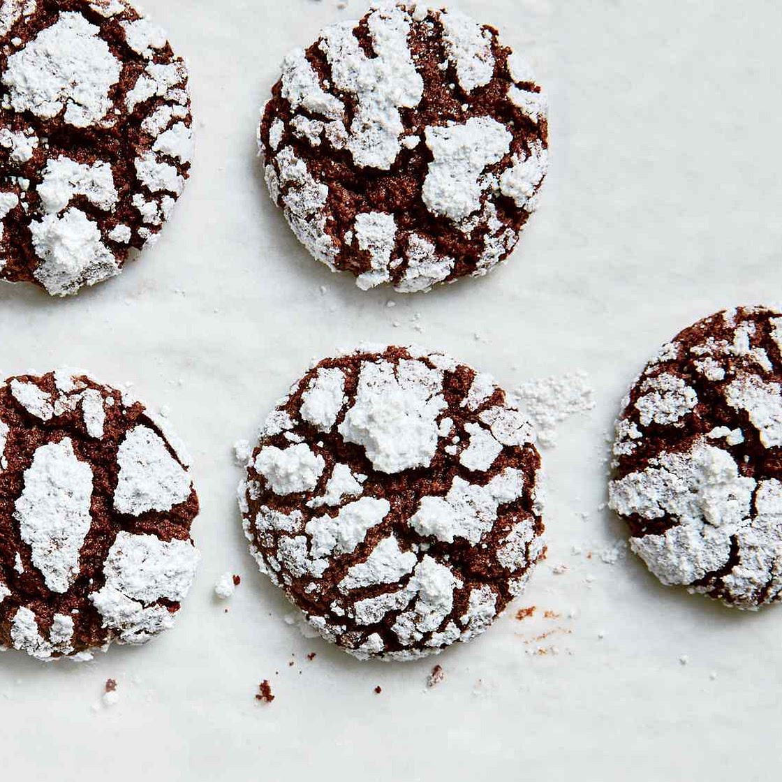 Chocolate Pretzel Crinkle Cookies