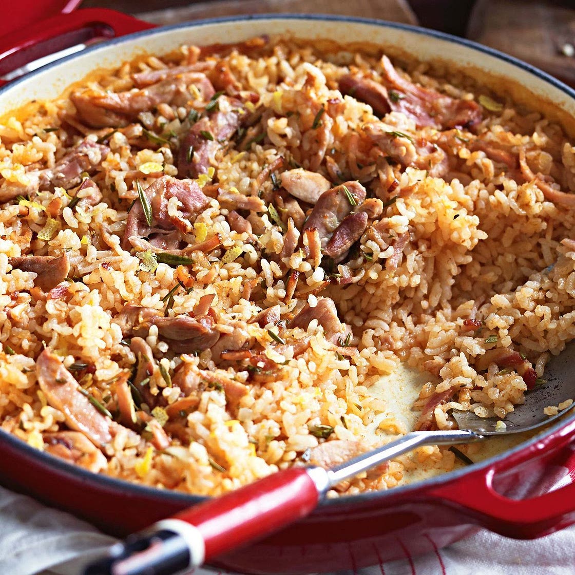 Oven-baked tomato and chicken risotto