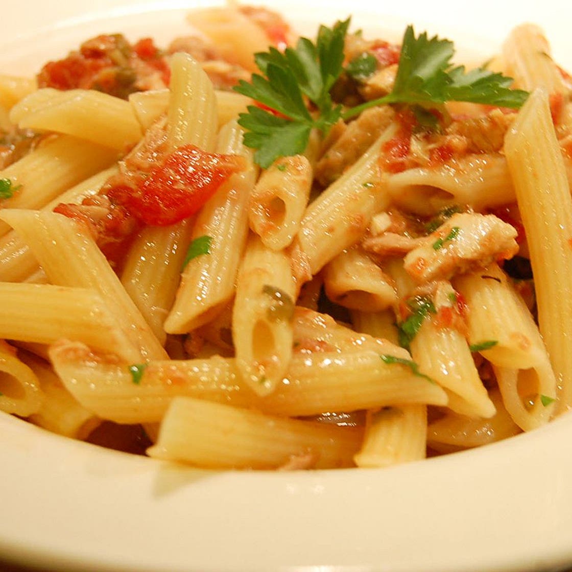 Easy Pasta with Tuna and Tomato Sauce