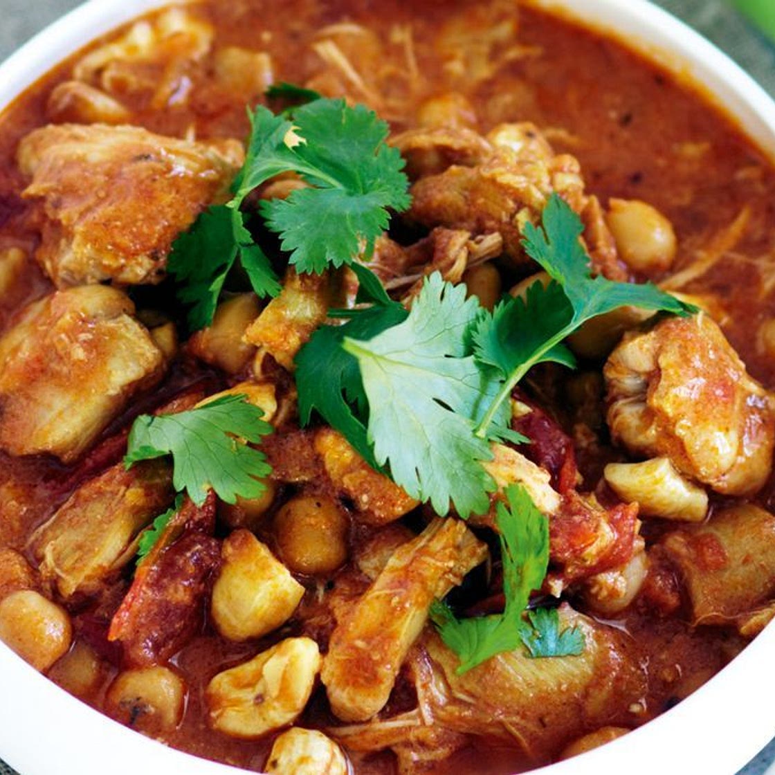 Slow-cooker chicken and chickpea curry