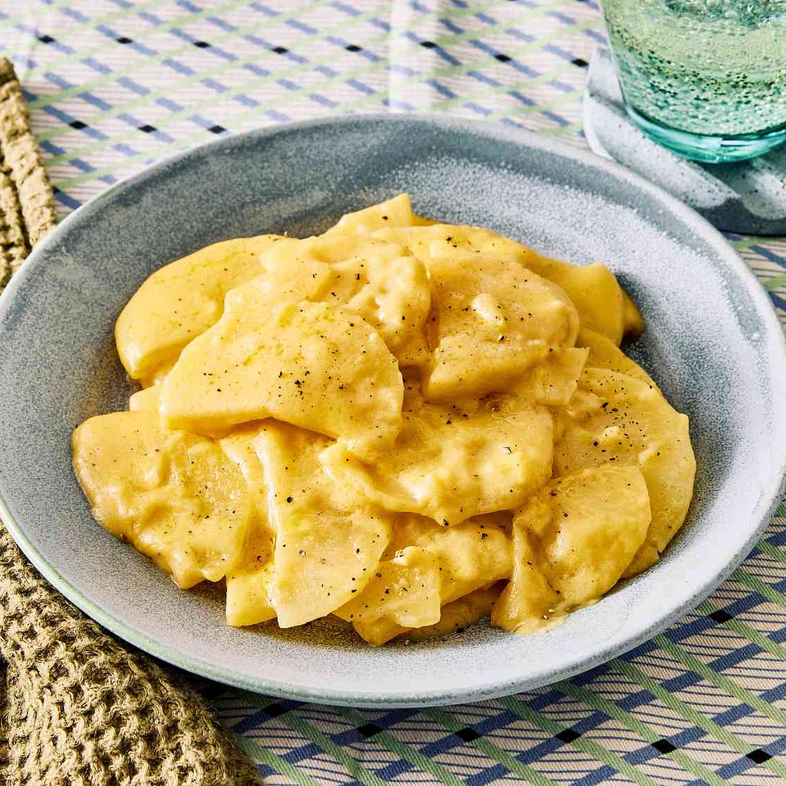 Slow Cooker Scalloped Potatoes