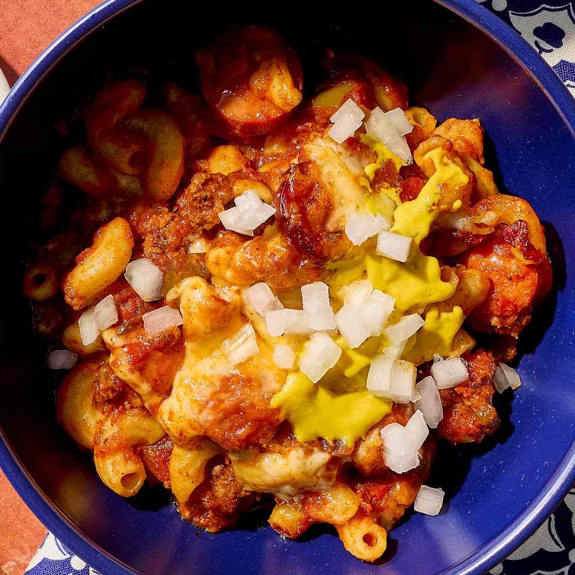Chili Dog Mac and Cheese