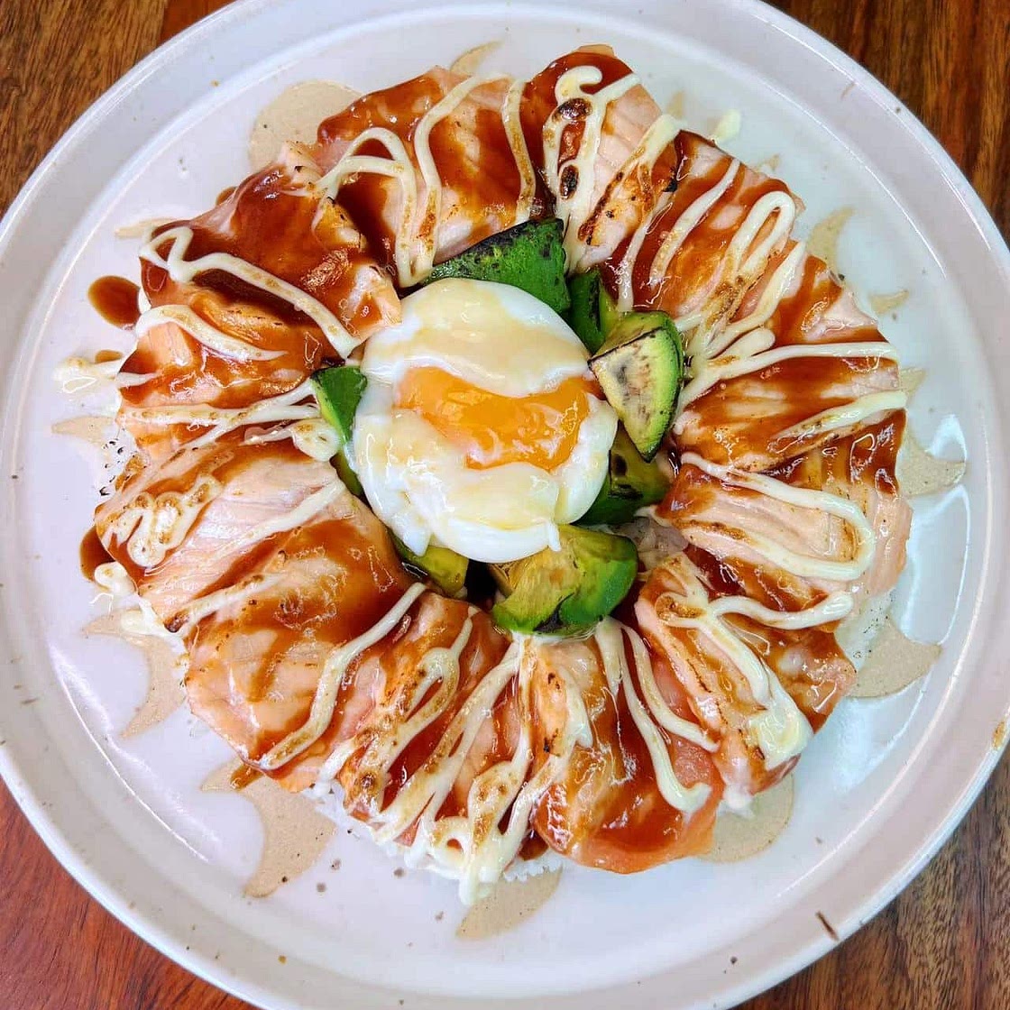 Salmon Rice Bowl (10-minute seared salmon sushi recipe)