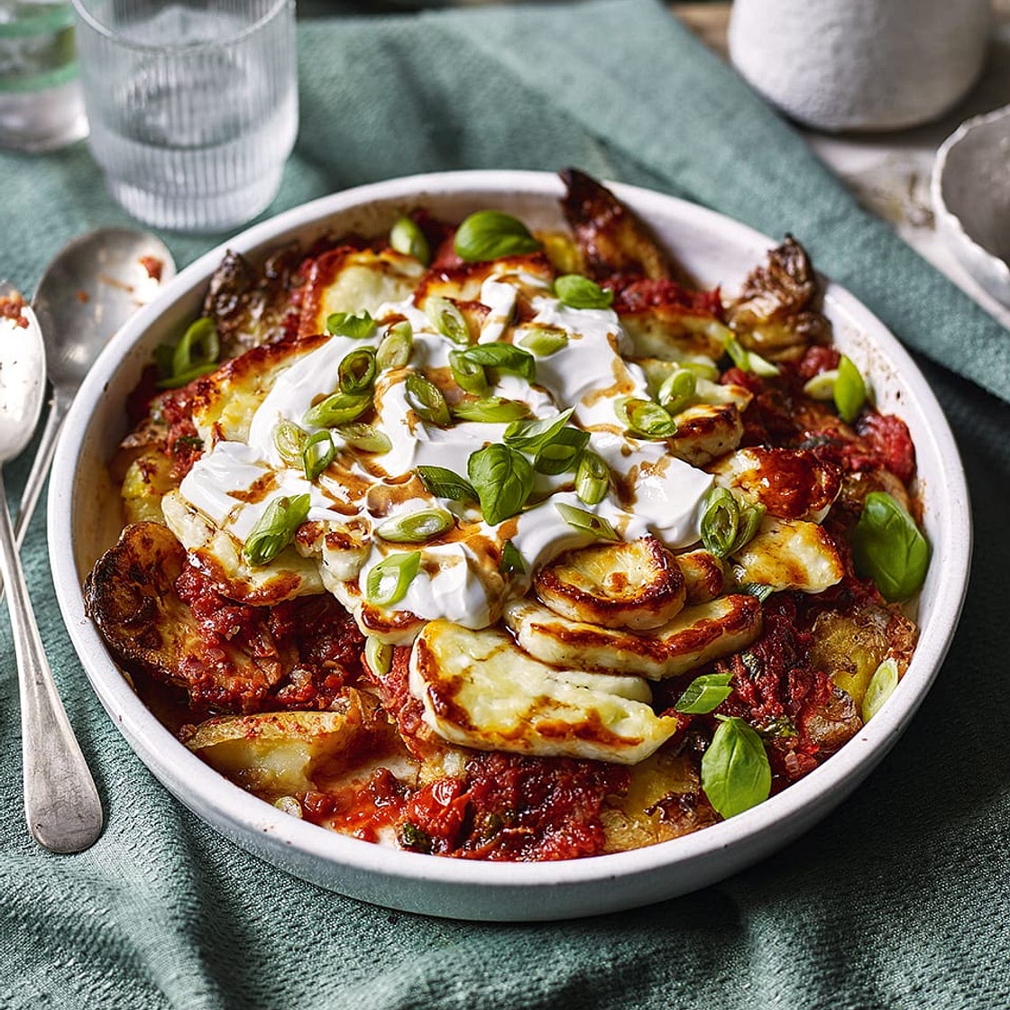 Crispy potato and halloumi bake