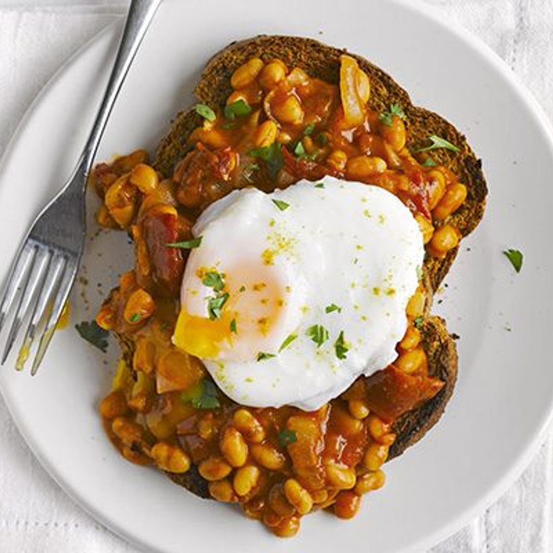 Spicy beans on toast