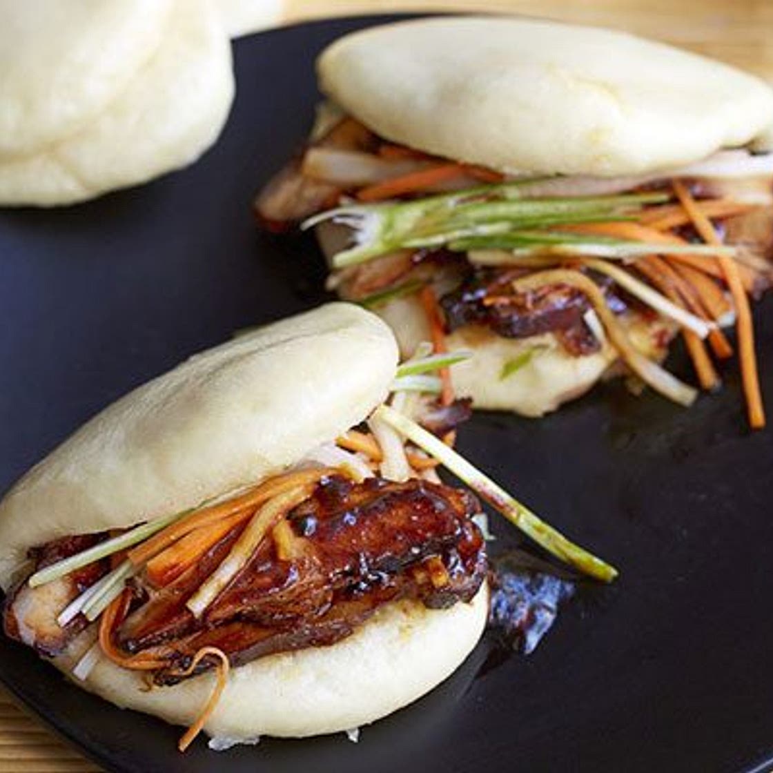 Steamed bao buns