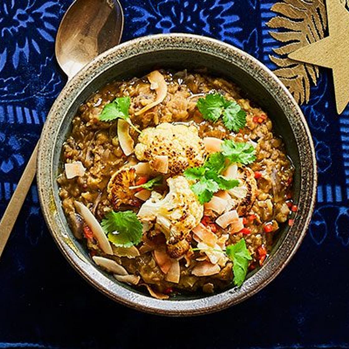 Red cabbage, cauliflower & coconut dhal