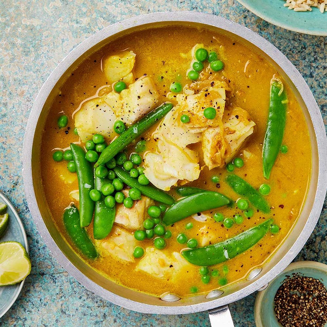 Turmeric, ginger & coconut fish curry