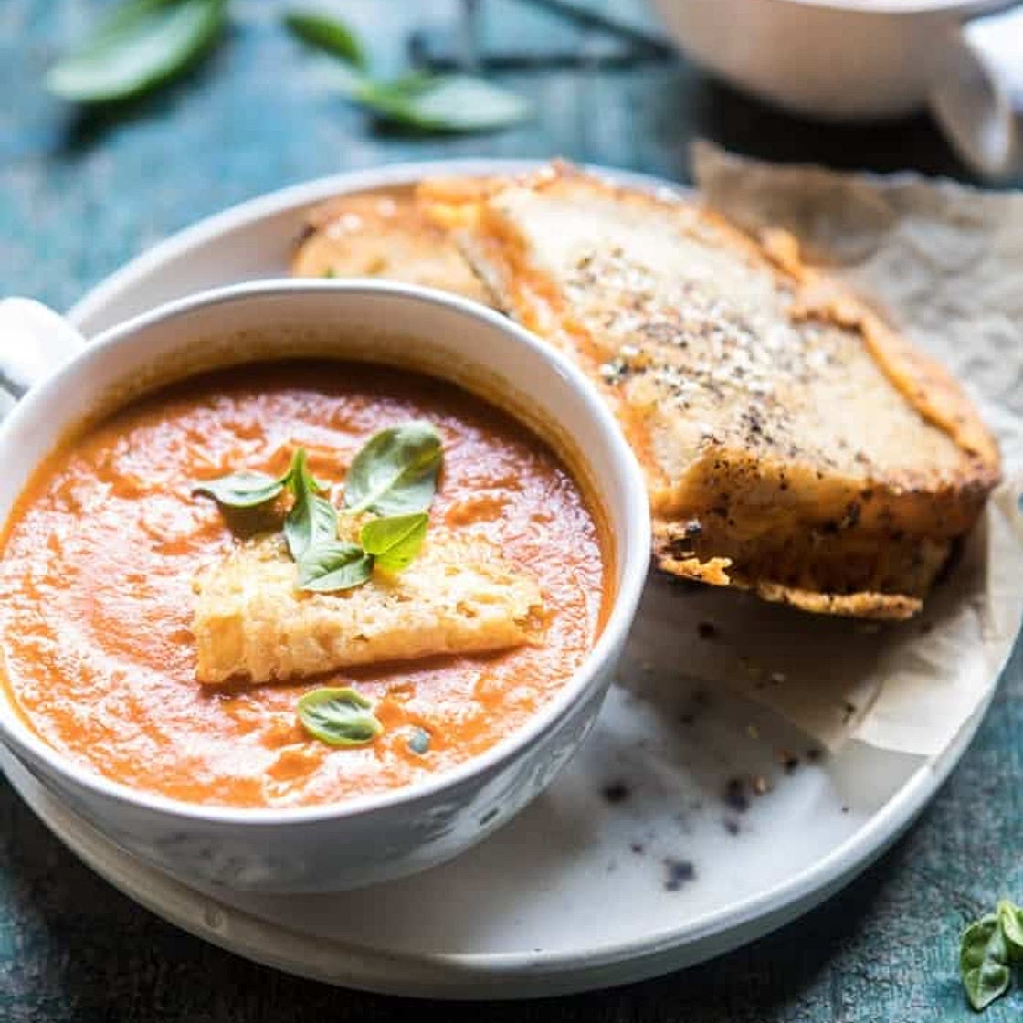 6 Ingredient Creamy Roasted Tomato Soup