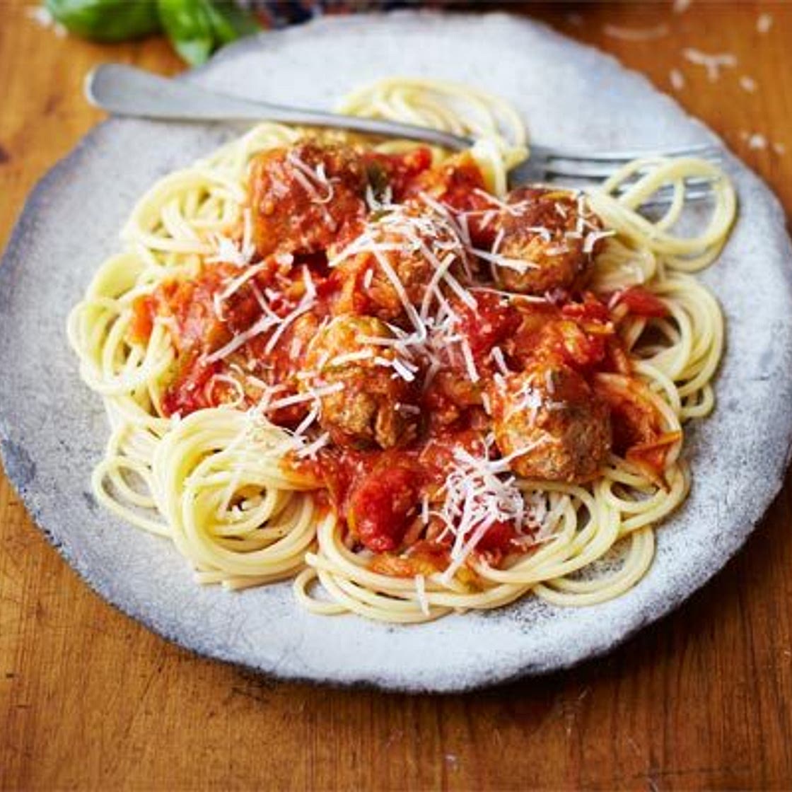 Cooking with kids: Spaghetti & meatballs with hidden veg sauce