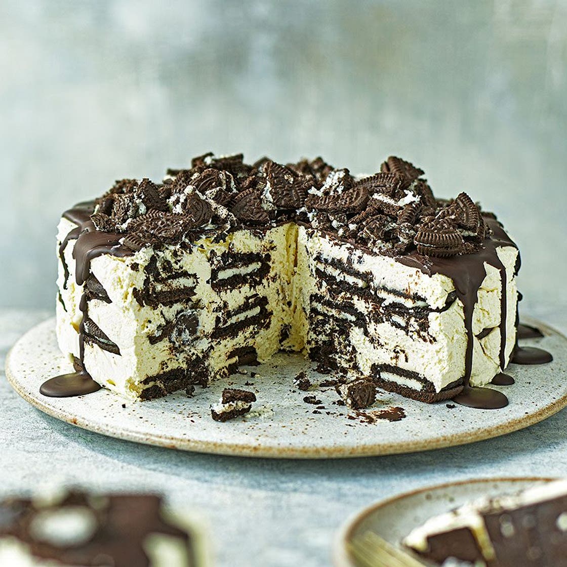 Cookies & cream fridge cake